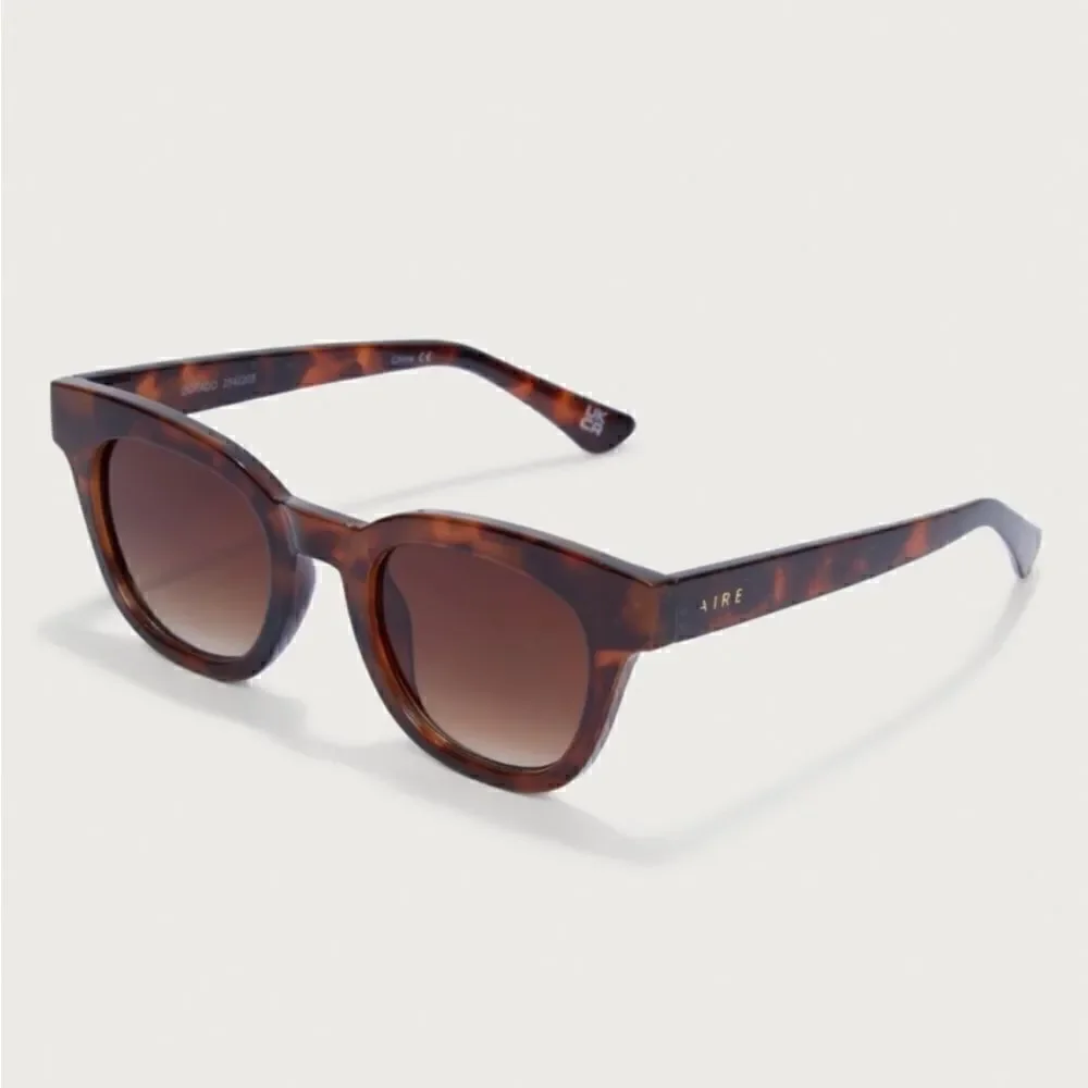 AIRE Tortoiseshell D-Frame 50mm Dorado D-Frame Sunglasses NWT